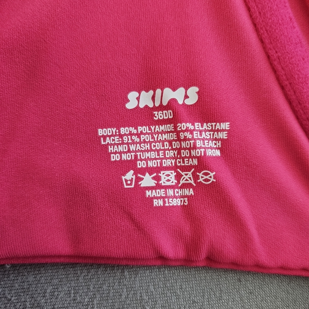 SKIMS bra - Picture 8 of 10